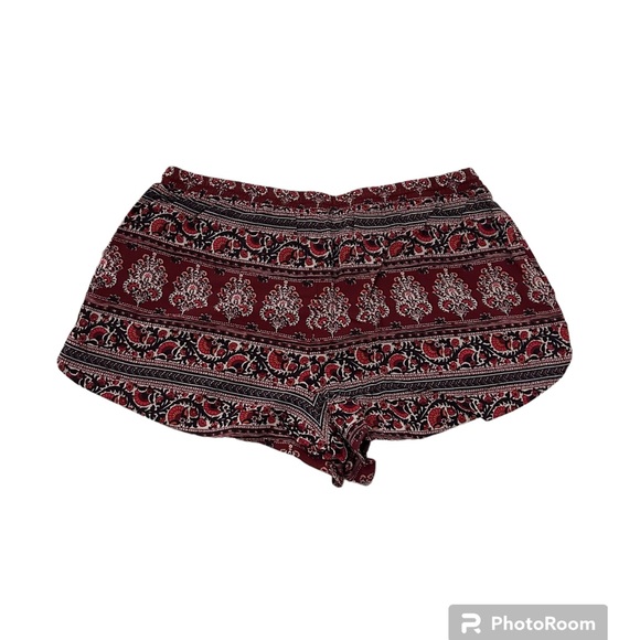 Comfy fashionable shorts. - Picture 3 of 3